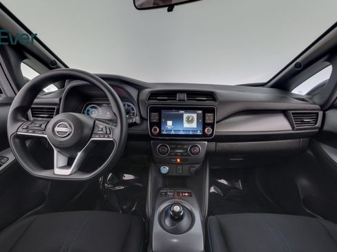 Used 2025 Nissan Leaf S FWD image 26