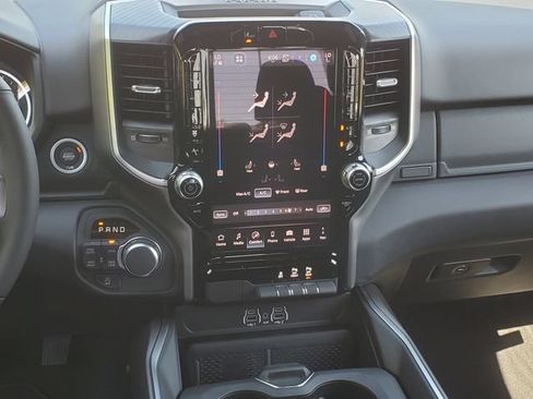 New 2026 RAM 1500 4x4 Crew Cab image 27