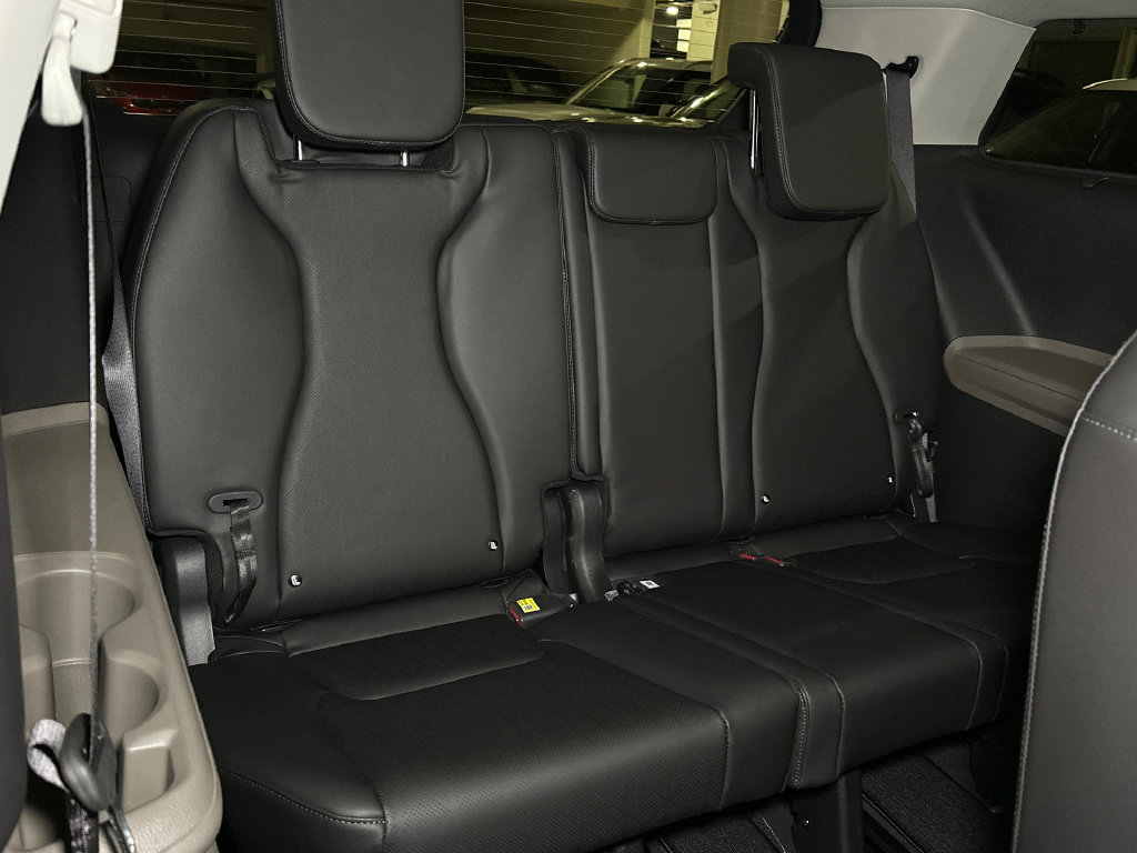 New 2026 Kia Carnival EX FWD image 13