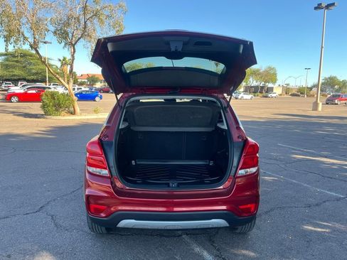 Used 2020 Chevrolet Trax LT image 12