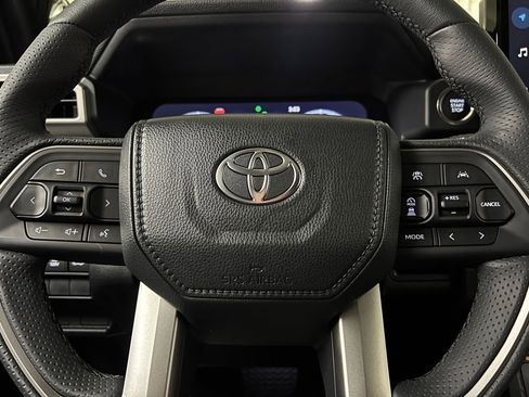 New 2026 Toyota 4Runner Limited AWD/4WD image 32