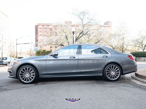 Used 2017 Mercedes-Benz S 550 Sedan w/ Sport Package w/ Sport Package image 4