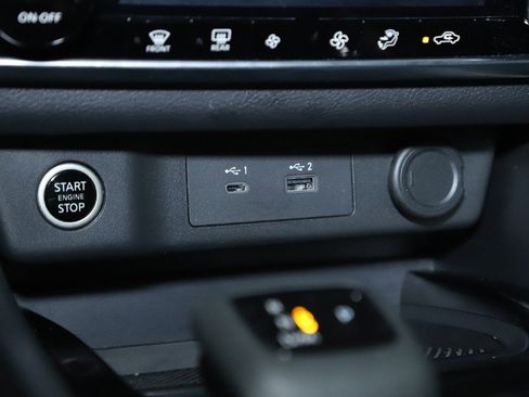 Certified 2023 Nissan Rogue SV image 27