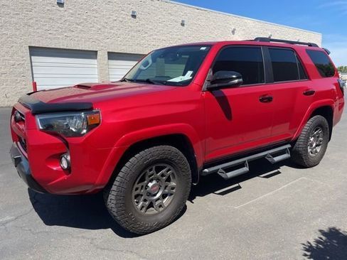 Used 2020 Toyota 4Runner Venture w/ Moonroof Package AWD/4WD image 4