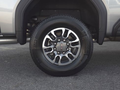 New 2025 GMC Sierra 2500 SLT w/ SLT Convenience Package image 41