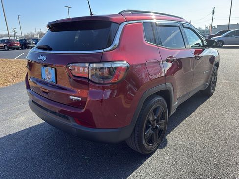 Certified 2022 Jeep Compass Latitude w/ Convenience Group image 7