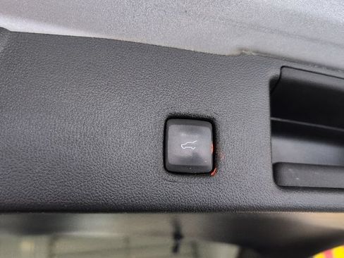 Certified 2023 Ford Escape Platinum AWD/4WD image 30