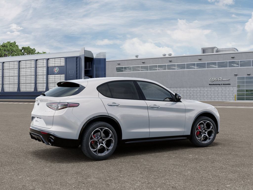 New 2026 Alfa Romeo Stelvio Sprint AWD/4WD image 4