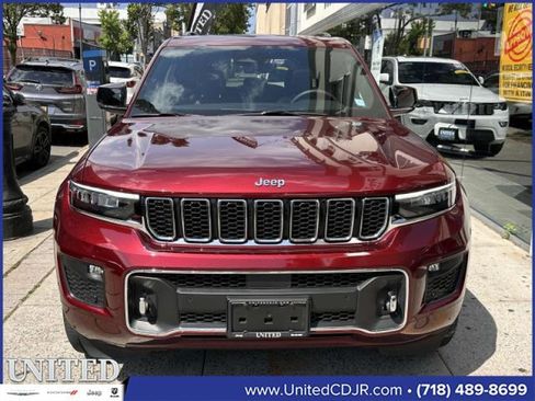 Used 2023 Jeep Grand Cherokee Overland w/ Luxury Tech Group IV image 7