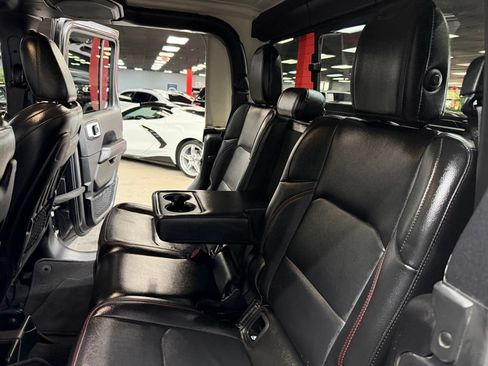 Used 2023 Jeep Gladiator Rubicon w/ LED Lighting Group AWD/4WD image 38