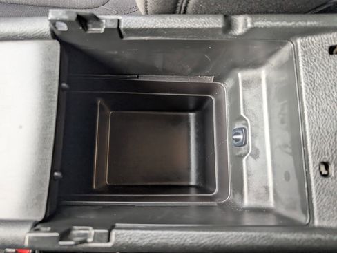 Used 2015 Chrysler 200 Limited w/ Convenience Group image 29