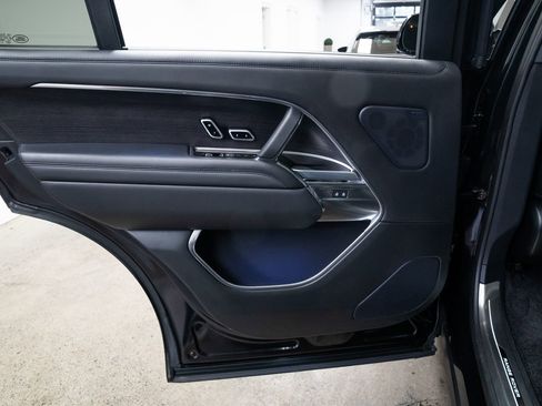 Used 2025 Land Rover Range Rover Long Wheelbase SE image 19