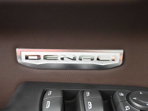 Used 2023 GMC Sierra 1500 Denali w/ Denali Reserve Package AWD/4WD image 20