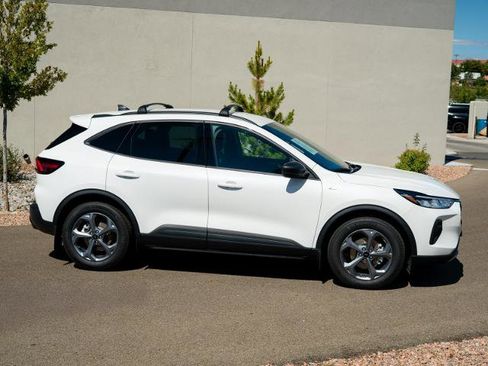 Certified 2025 Ford Escape ST-Line w/ Equipment Group 301A image 3