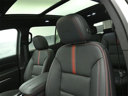 Used 2024 Chevrolet Traverse RS w/ LPO, Floor Liner Package image 10