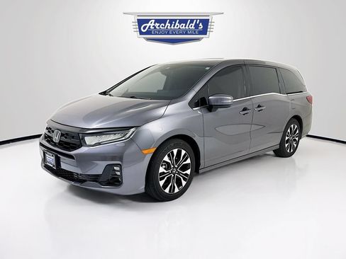 Used 2025 Honda Odyssey Elite image 3