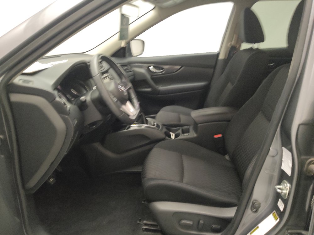 Used 2018 Nissan Rogue SV FWD image 17