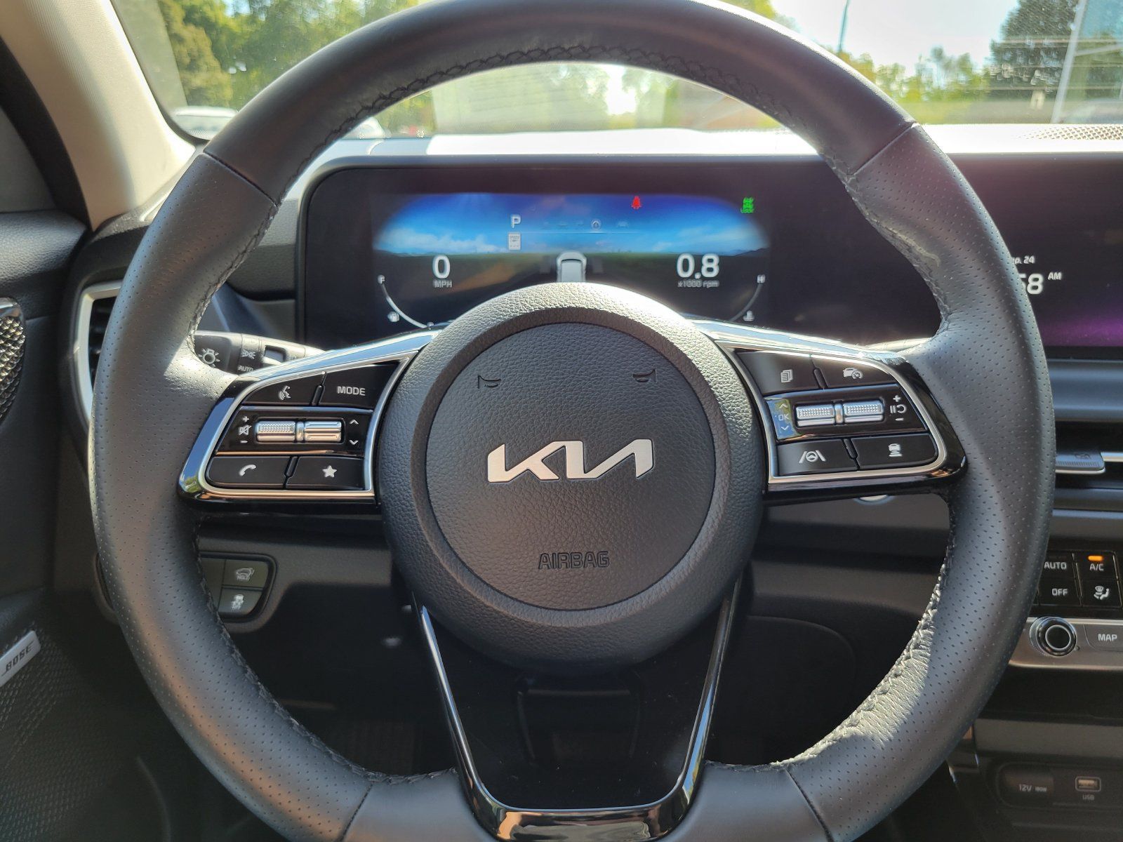 Certified 2024 Kia Seltos SX w/ SX Sunroof Package AWD/4WD image 13