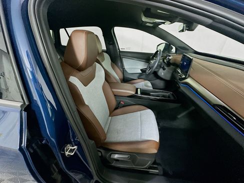 Used 2023 Volkswagen ID.4 Pro image 29