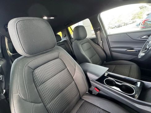 Used 2025 Chevrolet Equinox LT FWD image 18