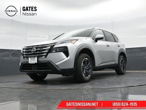 Used 2025 Nissan Rogue SV AWD/4WD image 46