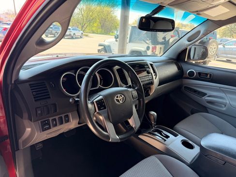 Used 2012 Toyota Tacoma 4x4 Access Cab V6 w/ SR5 Pkg image 9