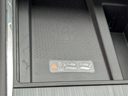 New 2026 GMC Acadia Elevation image 16