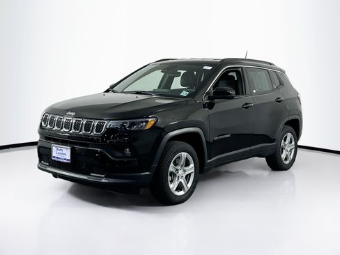 Used 2023 Jeep Compass Latitude AWD/4WD image 1