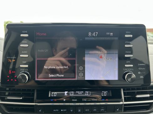 Used 2022 Toyota Sienna XSE w/ XSE Plus Package AWD/4WD image 32