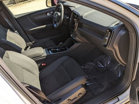 Certified 2023 Volvo XC40 Recharge Ultimate AWD/4WD image 22