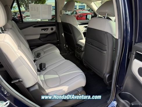 Certified 2025 Honda Pilot EX-L image 12