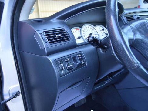 Used 2005 Toyota Corolla S image 23