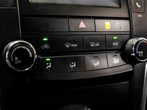 Used 2017 Toyota Camry SE FWD image 36