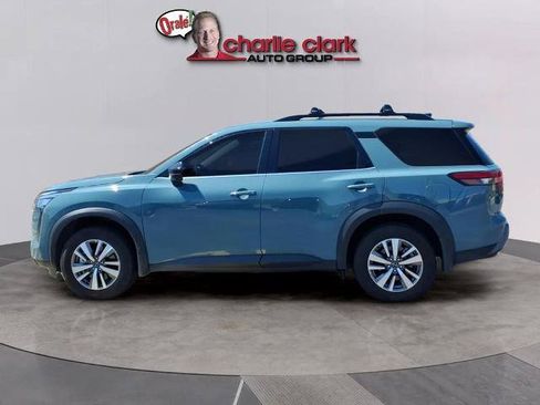 Certified 2026 Nissan Pathfinder SL FWD image 3