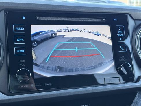 Used 2018 Toyota Tacoma TRD Off-Road w/ Technology Package AWD/4WD image 27