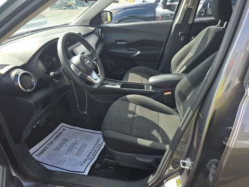Used 2024 Nissan Kicks SV w/ Exterior Package FWD image 7