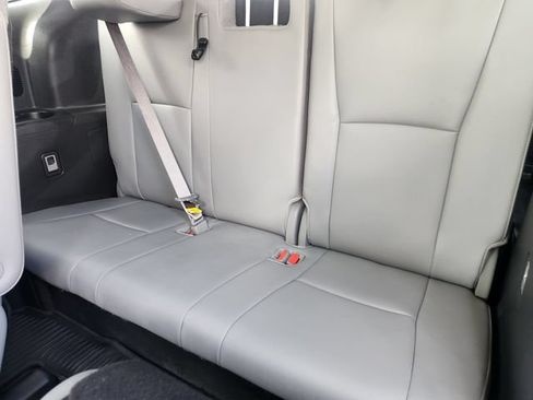 Certified 2025 Toyota Highlander Platinum AWD/4WD image 31