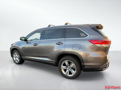 Certified 2018 Toyota Highlander Limited FWD image 3