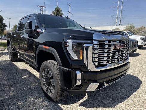 Used 2024 GMC Sierra 2500 Denali w/ Denali Reserve Package AWD/4WD image 2