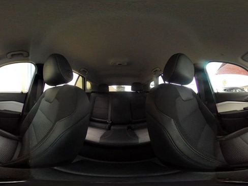 Used 2025 Chevrolet Trax LT image 40