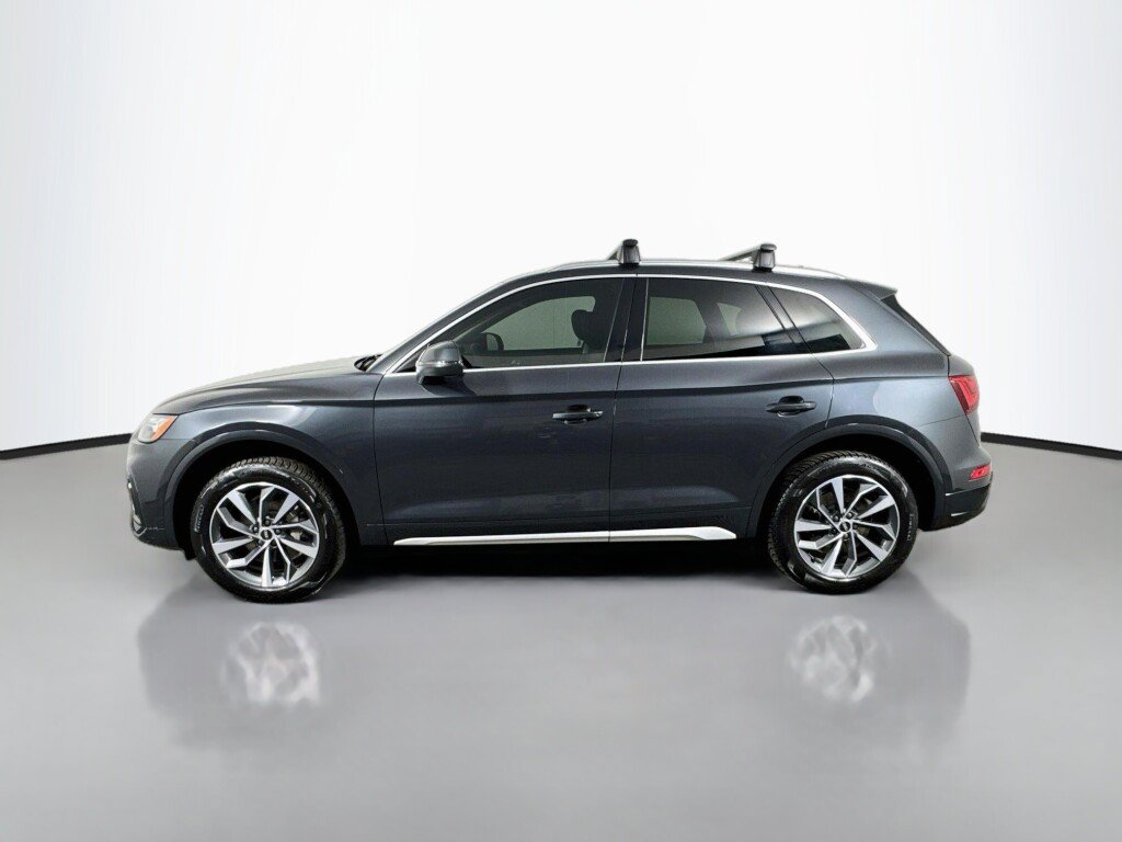 Used 2021 Audi Q5 2.0T Premium Plus w/ Premium Plus Package AWD/4WD image 2