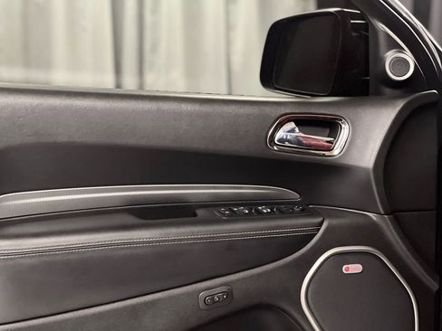 Used 2018 Dodge Durango SRT w/ SRT Interior Appearance Group image 40