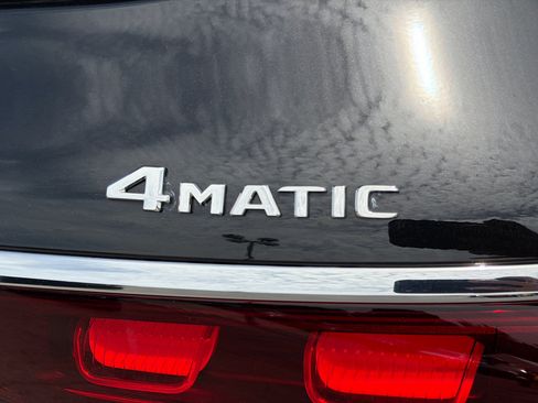 Used 2025 Mercedes-Benz GLS 450 4MATIC image 11
