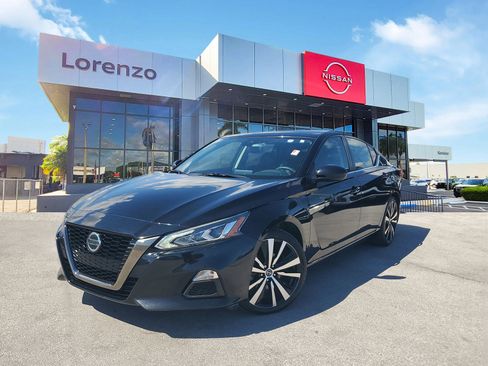 Used 2021 Nissan Altima 2.5 SR image 1
