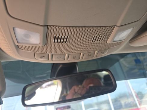 Used 2020 Ford Fusion SE FWD image 22