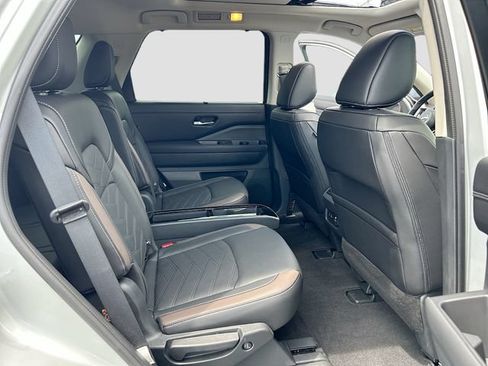 Certified 2024 Nissan Pathfinder Platinum AWD/4WD image 26