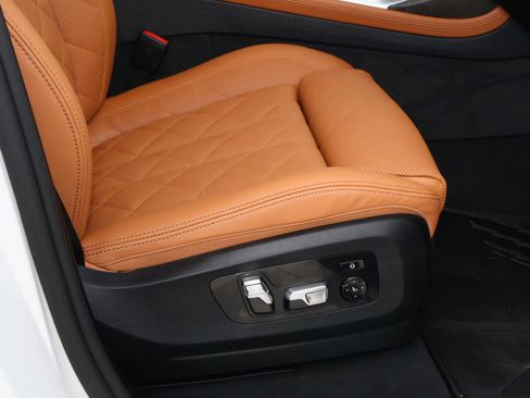 Used 2026 BMW X7 xDrive40i w/ Premium Package image 21