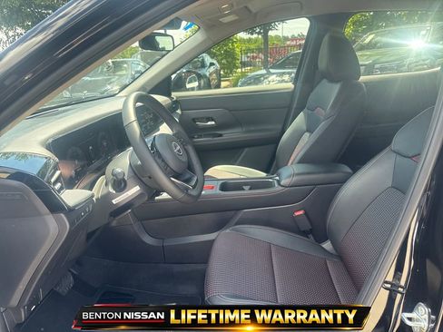 Used 2025 Nissan Kicks SR FWD image 10