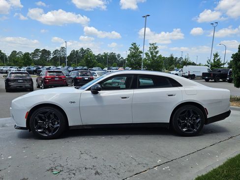 New 2026 Dodge Charger R/T w/ Blacktop Package AWD/4WD image 4