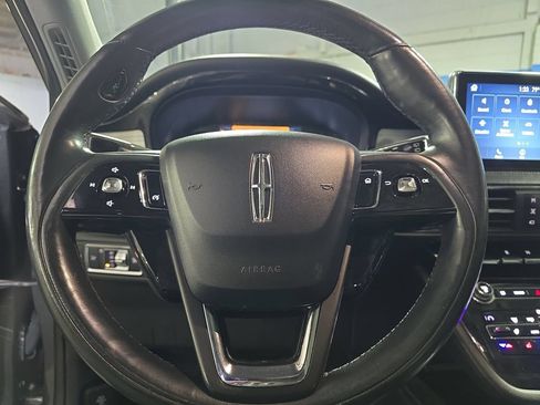 Used 2020 Lincoln Corsair AWD w/ Premium Package image 24